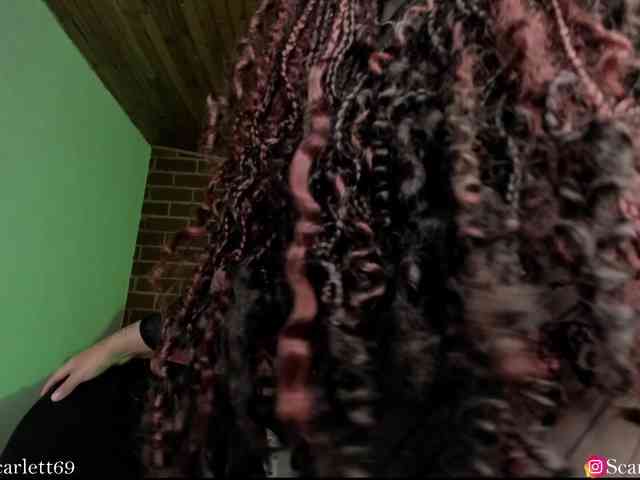 CurlyScarlett13 webcam