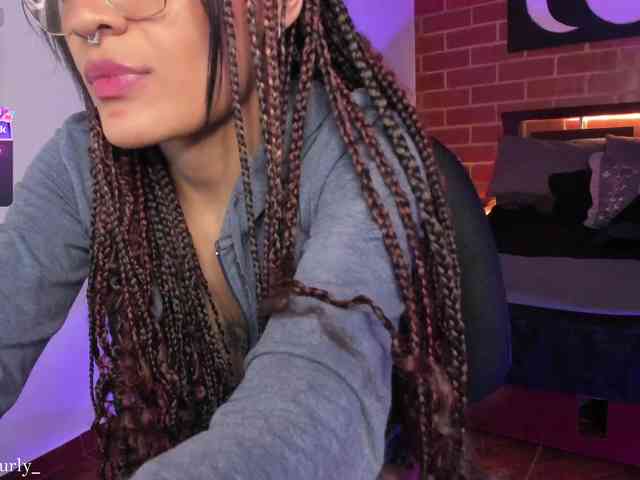 CurlyScarlett13 webcam
