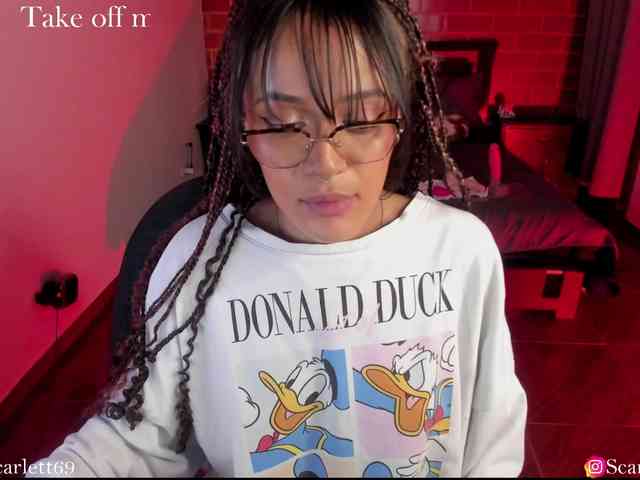 CurlyScarlett13 webcam