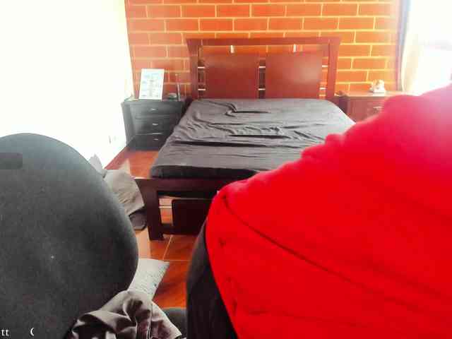 CurlyScarlett13 webcam