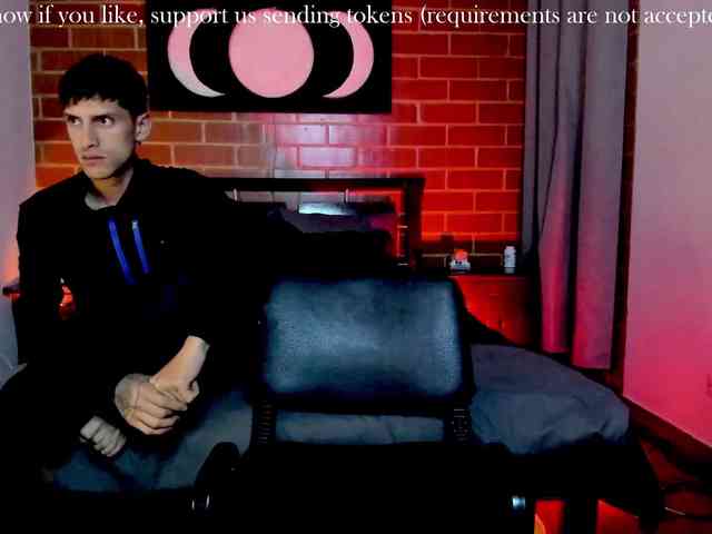 CurlyScarlett13 webcam