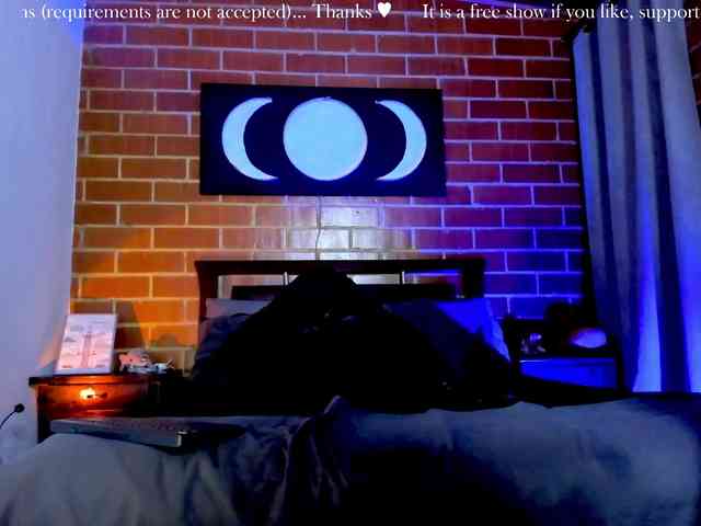 CurlyScarlett13 webcam