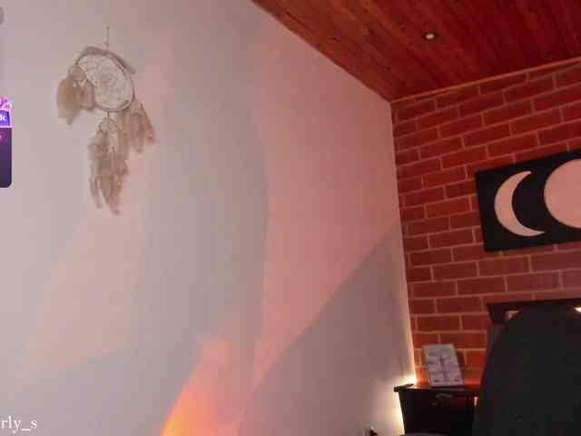 CurlyScarlett13 webcam