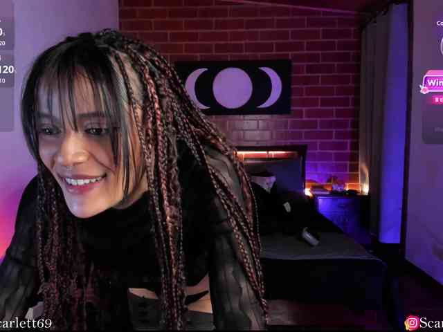 CurlyScarlett13 webcam