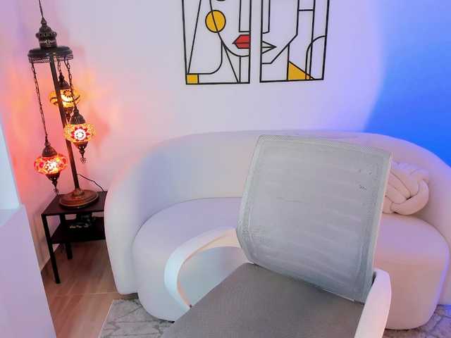 lilyboom1's BongaCams show and profile