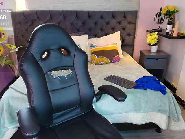 Annie-Lii Live Webcam on BongaCams