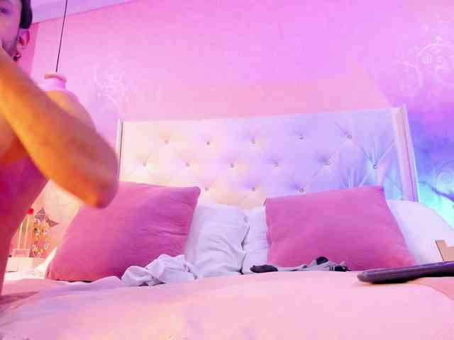 BossDominator Live Webcam on BongaCams