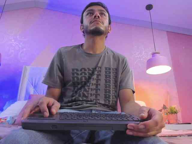 BossDominator Live Webcam on BongaCams