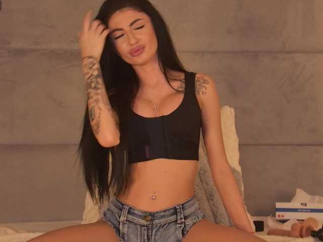 MadisonKroft's BongaCams show and profile