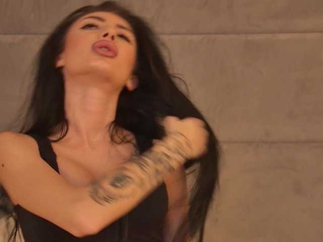 MadisonKroft's BongaCams show and profile