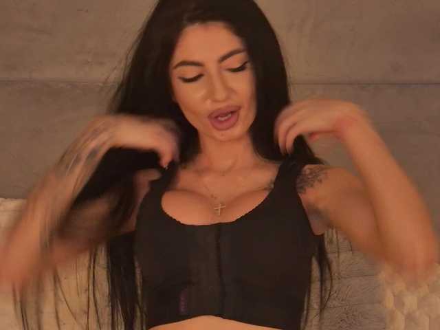 MadisonKroft's BongaCams show and profile