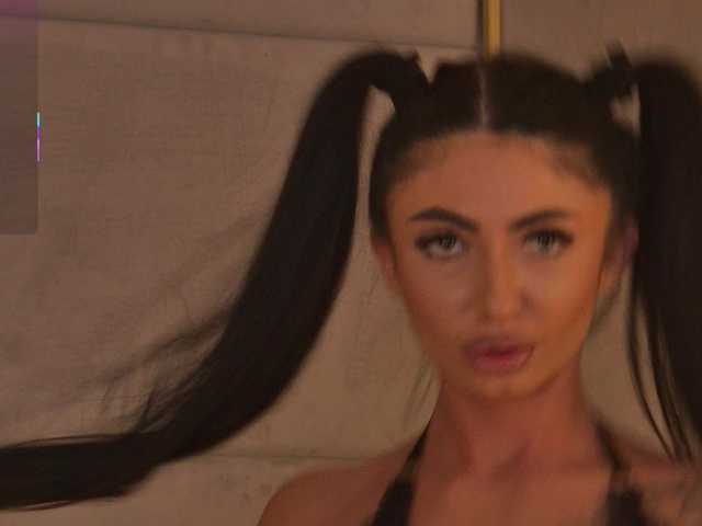 MadisonKroft's BongaCams show and profile