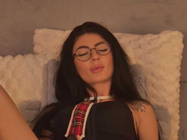 MadisonKroft's BongaCams show and profile