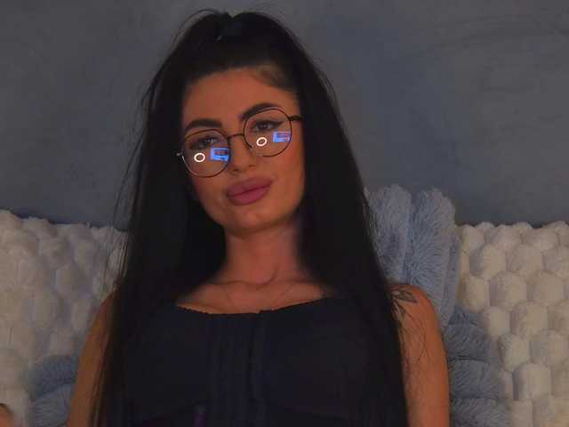 MadisonKroft's BongaCams show and profile