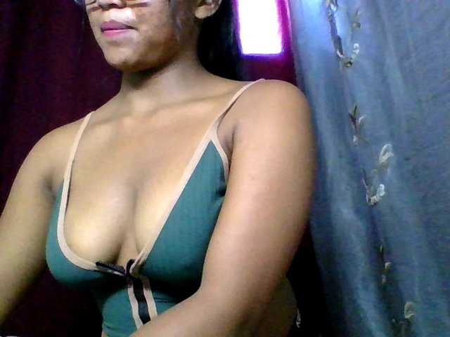 MariahRK live cam profile