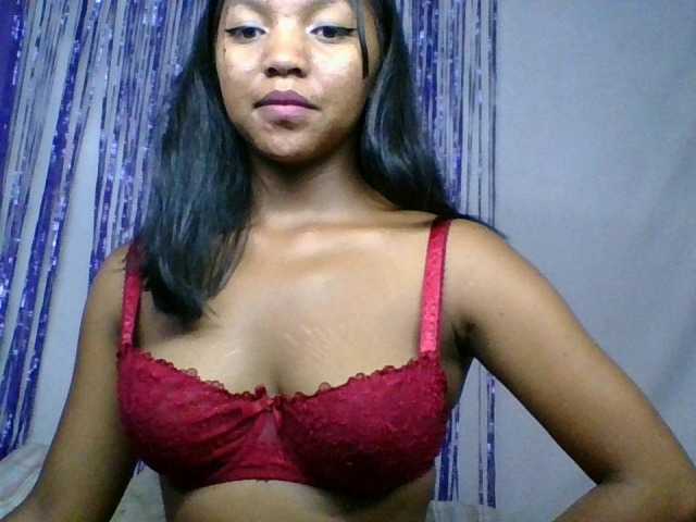 MariahRK webcam