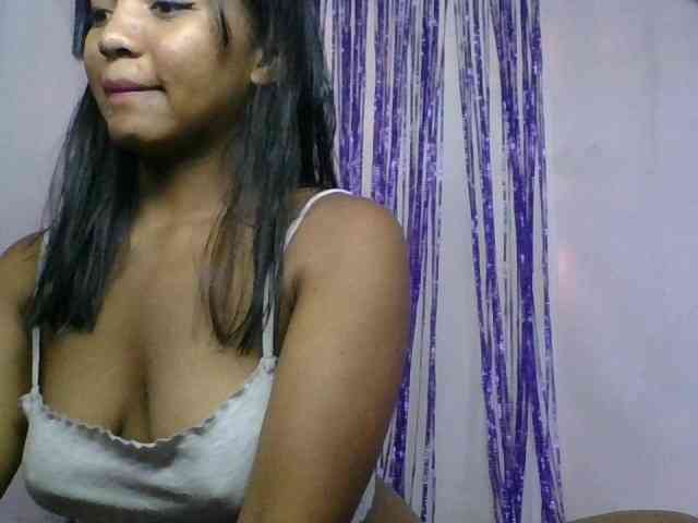 MariahRK webcam