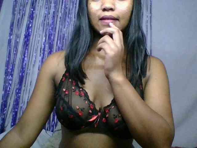 MariahRK webcam