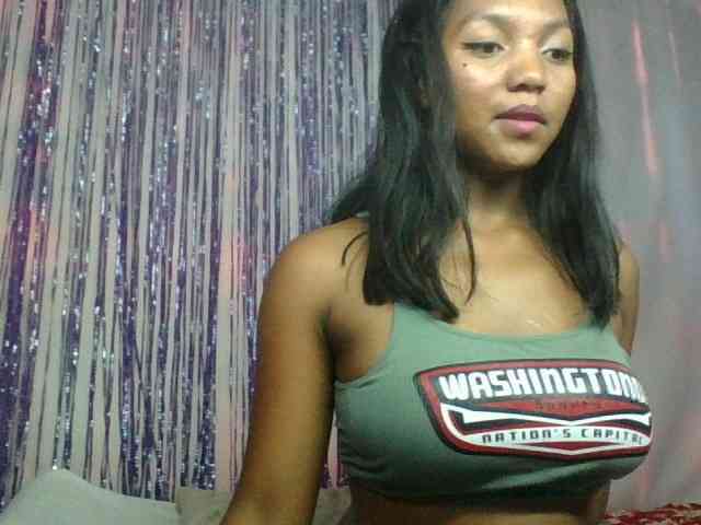 MariahRK webcam