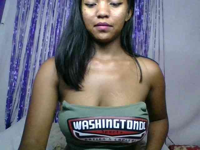 MariahRK webcam