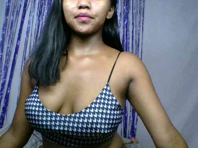 MariahRK webcam