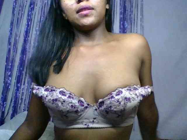 MariahRK webcam