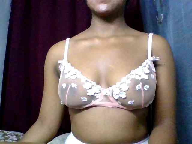 MariahRK Live Webcam on BongaCams