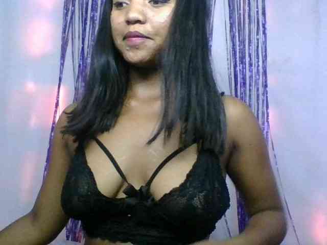 MariahRK webcam