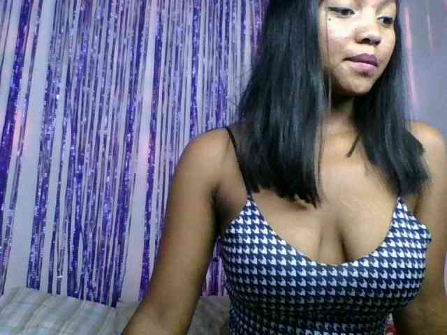 MariahRK webcam