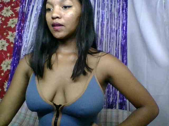MariahRK webcam
