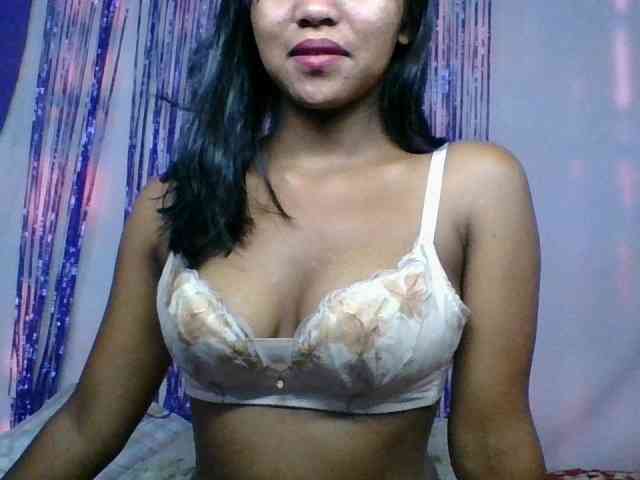MariahRK webcam