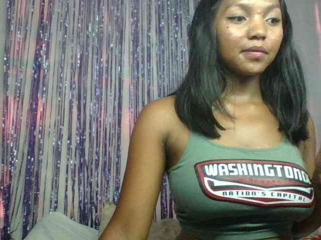 MariahRK webcam