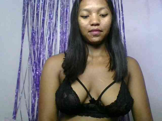 MariahRK webcam