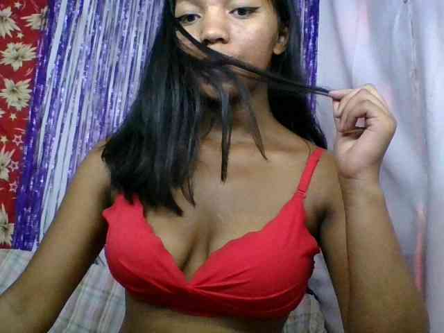 MariahRK webcam