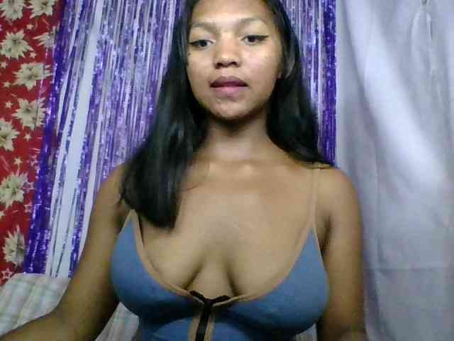 MariahRK webcam