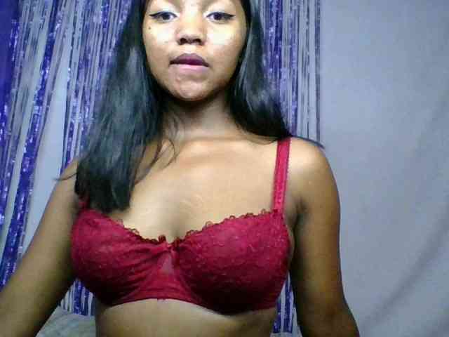 MariahRK webcam