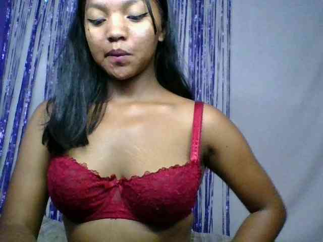 MariahRK webcam