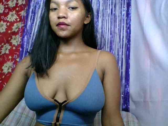 MariahRK webcam