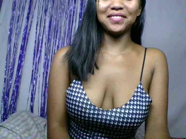 MariahRK webcam