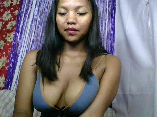 MariahRK webcam