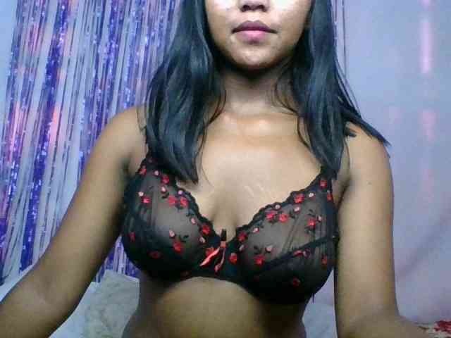 MariahRK webcam