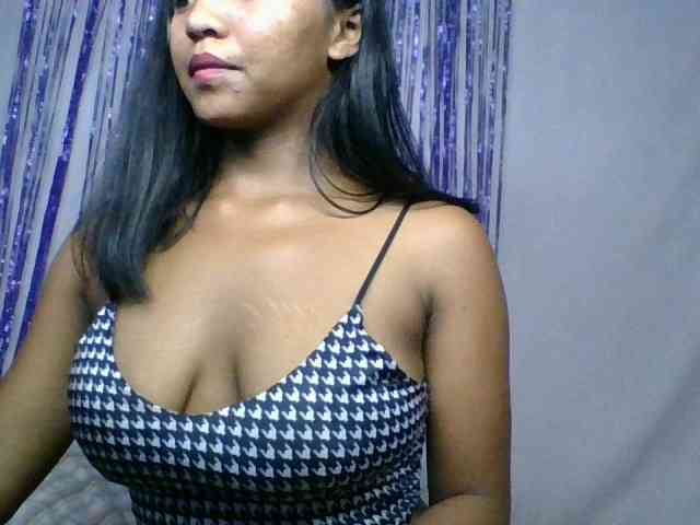 MariahRK webcam