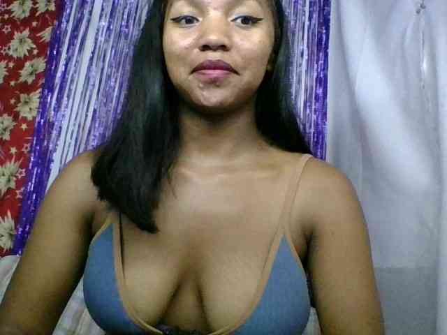 MariahRK webcam