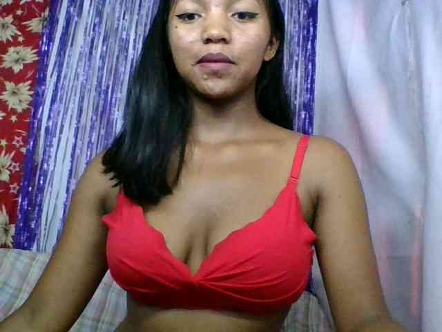 MariahRK webcam