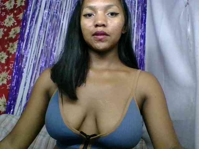 MariahRK webcam