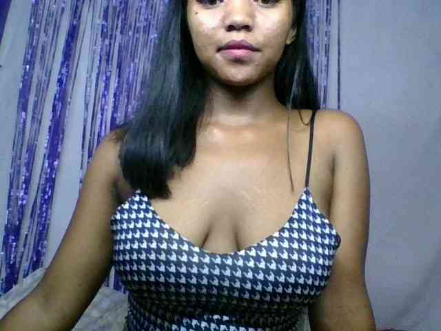 MariahRK webcam