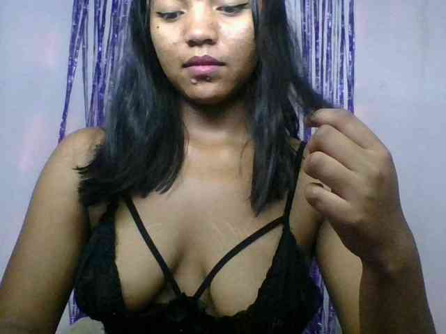 MariahRK webcam