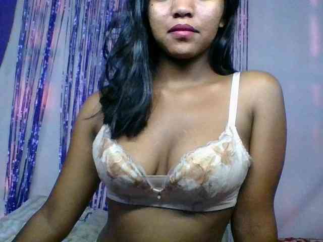 MariahRK webcam