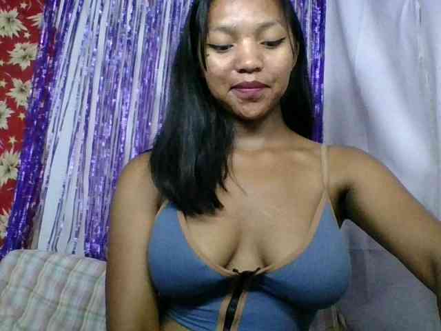 MariahRK webcam