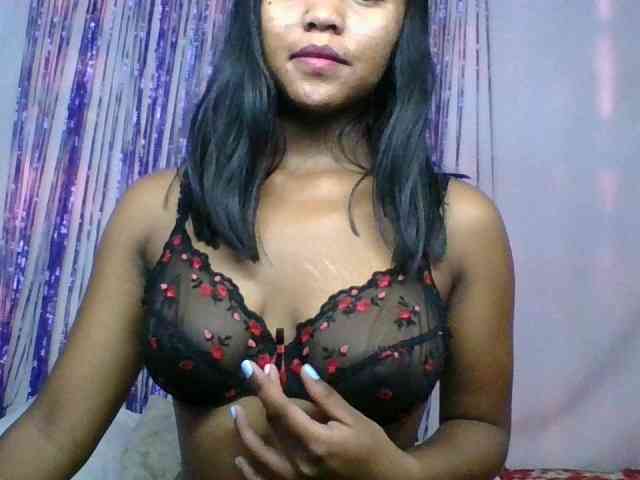 MariahRK webcam